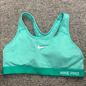 nike pro bra